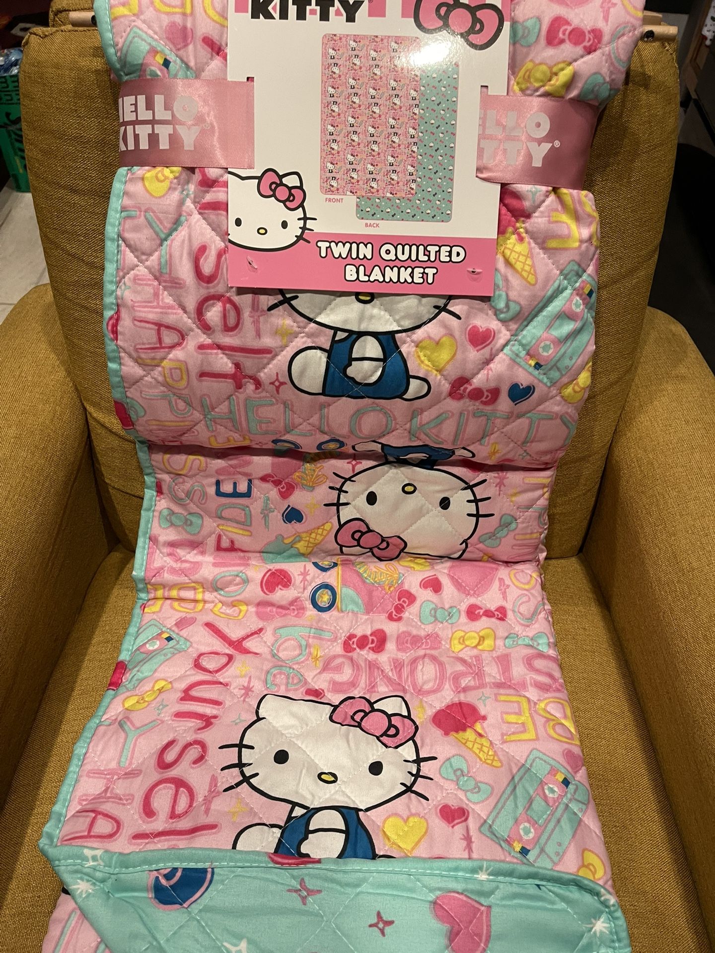 Hello Kitty Twin Quilted Blanket