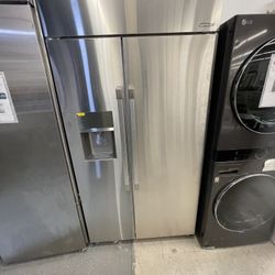 New 42” Dacor Refrigerator 