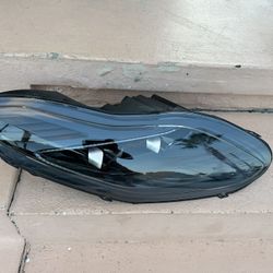 2017-2021 ASTON MARTIN DB11 RIGHT PASSENGER SIDE HEADLIGHT LED OEM 