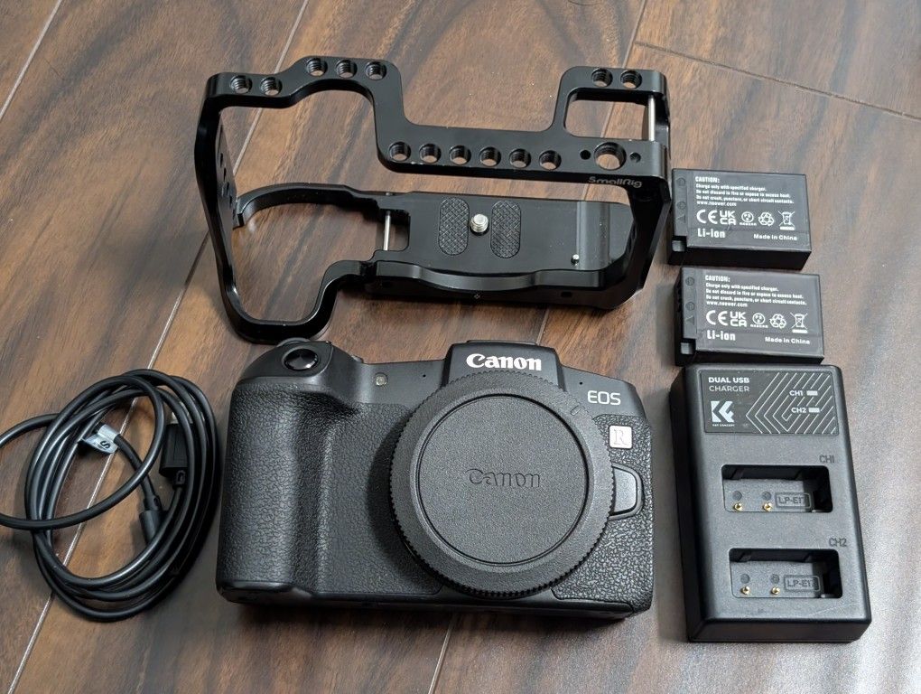 Canon EOS RP Full Frame Mirrorless Camera Body In Great Condition