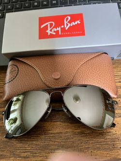 RAY BAN AVIATORS 58mm. GUNMETAL FRAME WITH SILVER MIRROR LENSES. BRAND NEW