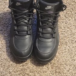 Nike Boots Sz 10