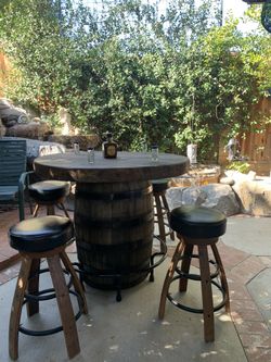 Barrel Table And Stools