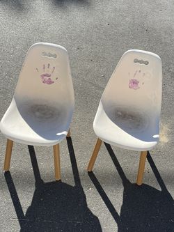 2 Kids Chairs