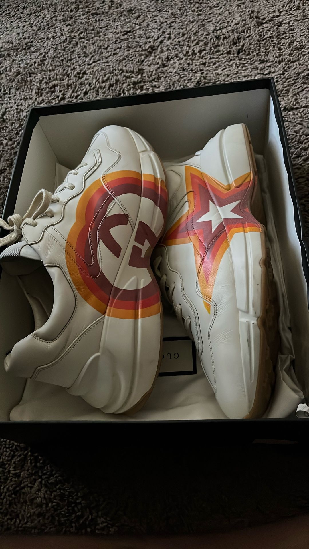 Guccis (READ DESCRIPTION)