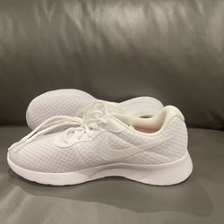 Brand New Women’s Nike - Size 6.5