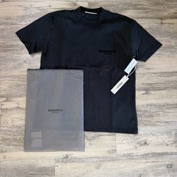 Essentials fear of god black t shirt size small fits oversized