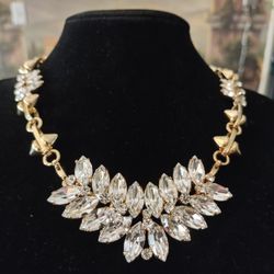 Elegant Cabi Laurel Wreath Necklace transforms into two Bracelets and one Brooch 