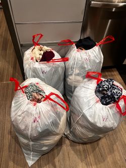 Lot women gorgeous beautiful clothes !!! mix sizes!!! Excellent condition!!!