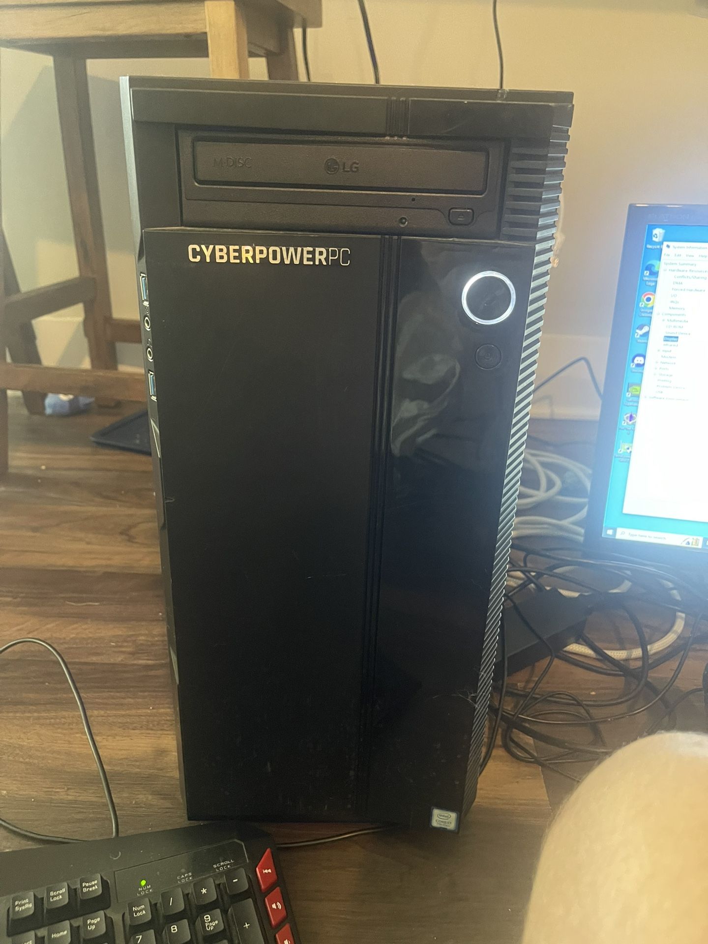 Cyberpower Pc With 2 Monitors