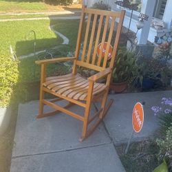 Beautiful Large Sturdy Wood Rocking Chair $40
