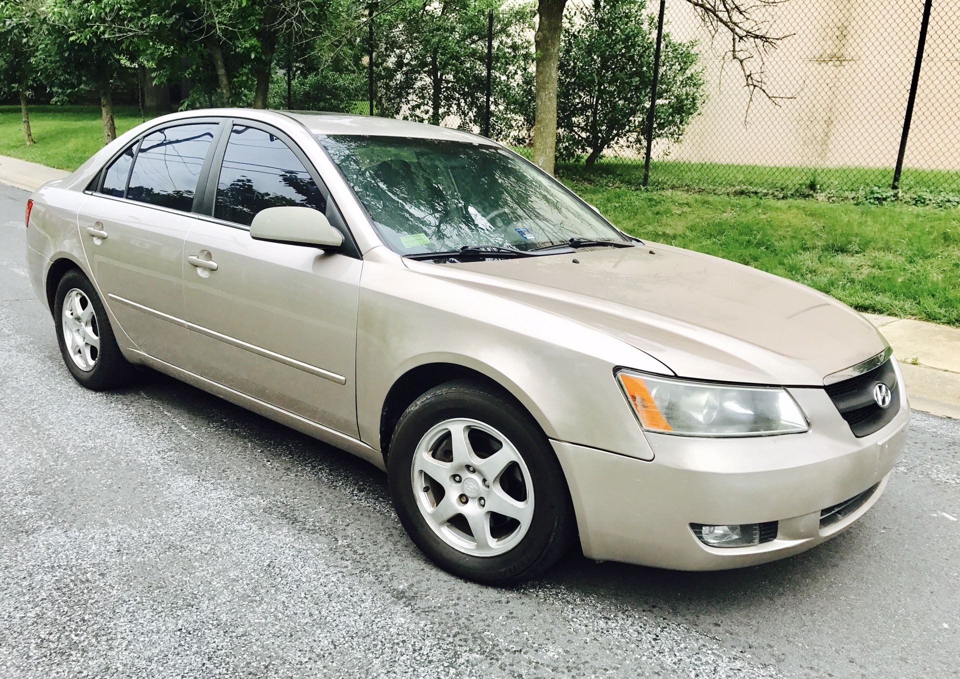 Only $2460 !! Read description!! Cold AC. ! Cheap !! 2006 Hyundai Sonata V6 TW0 pipes