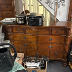 Broyhill Dresser, Chest Of Drawers, And mirror