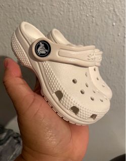 Crocs size 6 c toddler