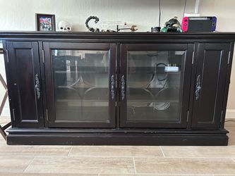 Entertainment center