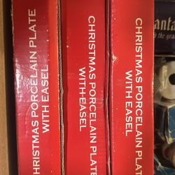 Vintage Christmas Plates With Easel