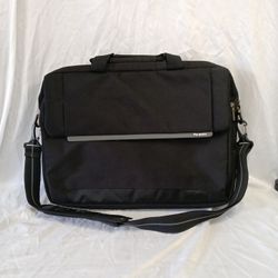 Solo Urban Laptop Bag Briefcase for 15.6" Black Adjustable Strap 17x12 NWOT