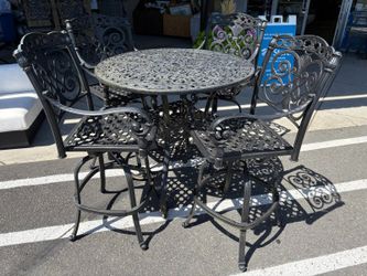 Outdoor Intricate Metal Lattice Bar Table w/ 4 Swivel Chairs