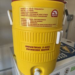 Igloo 5 Gallon Water Jug Vintage 