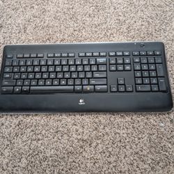 Logitech K800 Wireless Keyboard