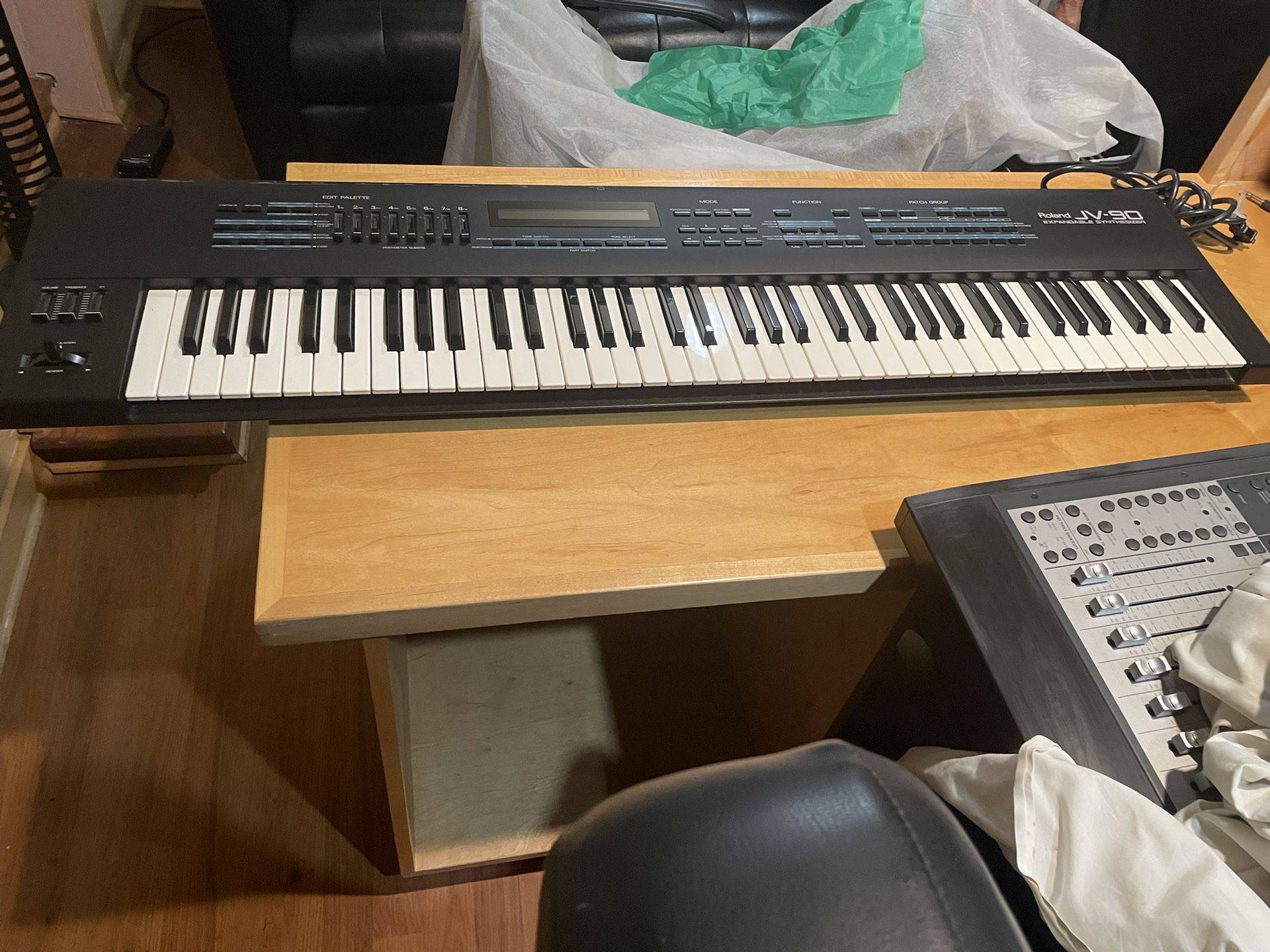 Roland Jv-90