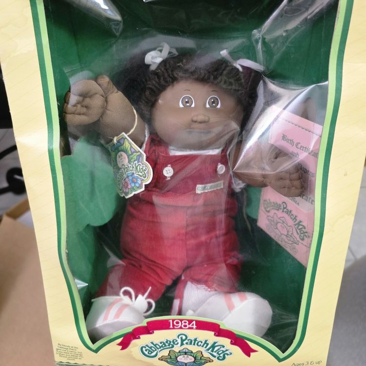 Vtg 1984 CABBAGE PATCH KIDS Doll Kate Virginia In Box w/Birth Certificate