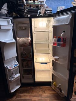 Side-by-Side Refrigerator with Freezer