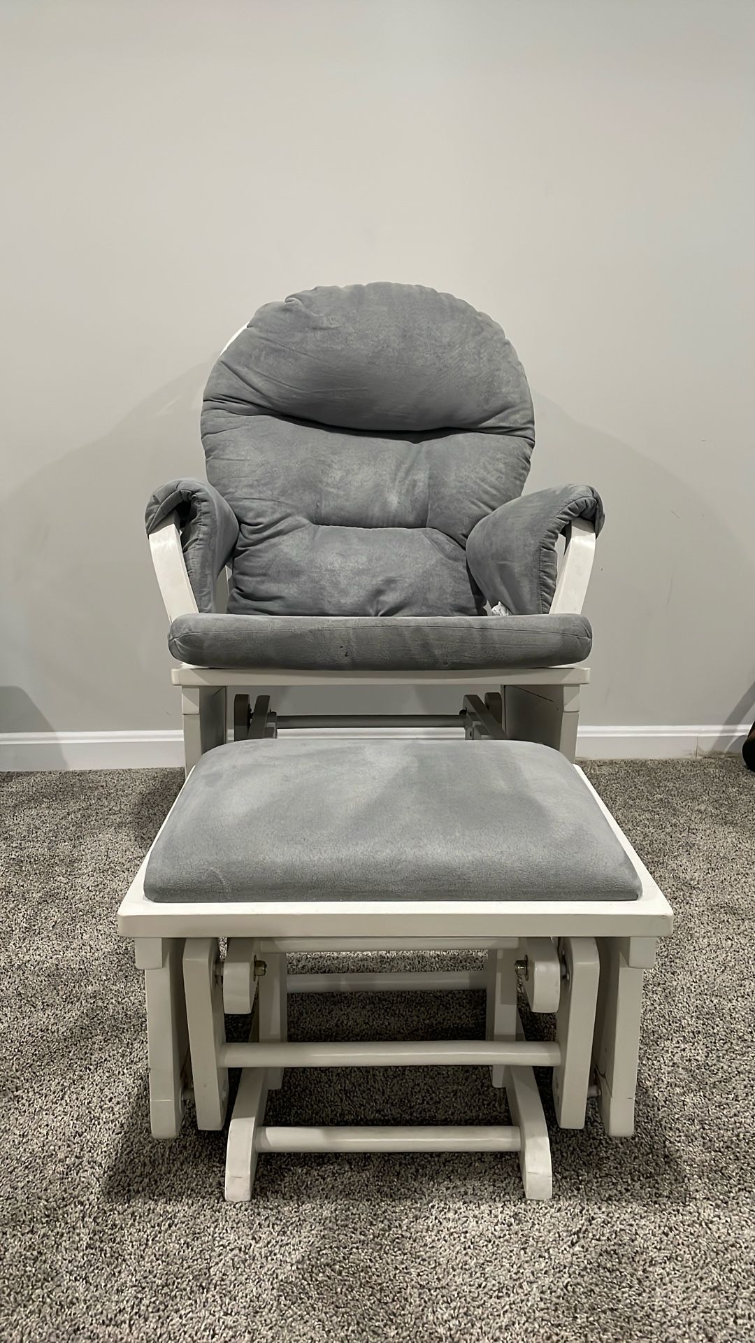 Rocking chair with ottoman- gray 