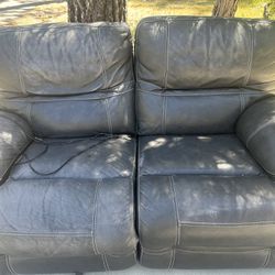 FREE WORKING RECLINING COUCH MUST PICK UP 
