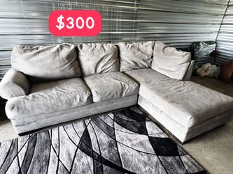Gray Fabric Sectional Sofa with Chaise