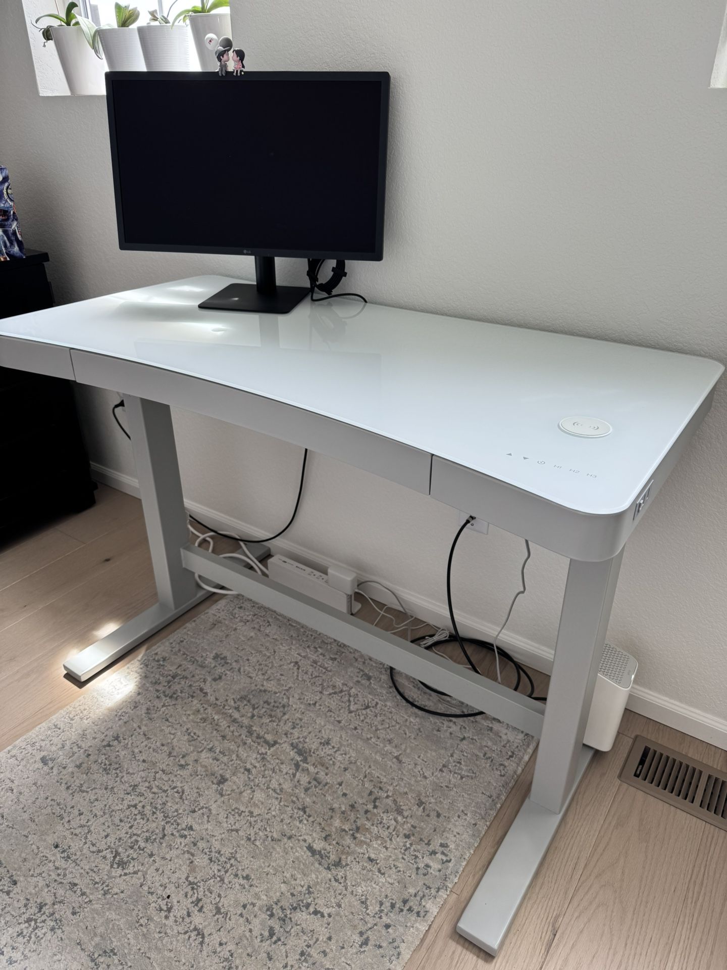 Tresanti 47” Adjustable Standing Desk
