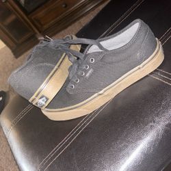 Shoe