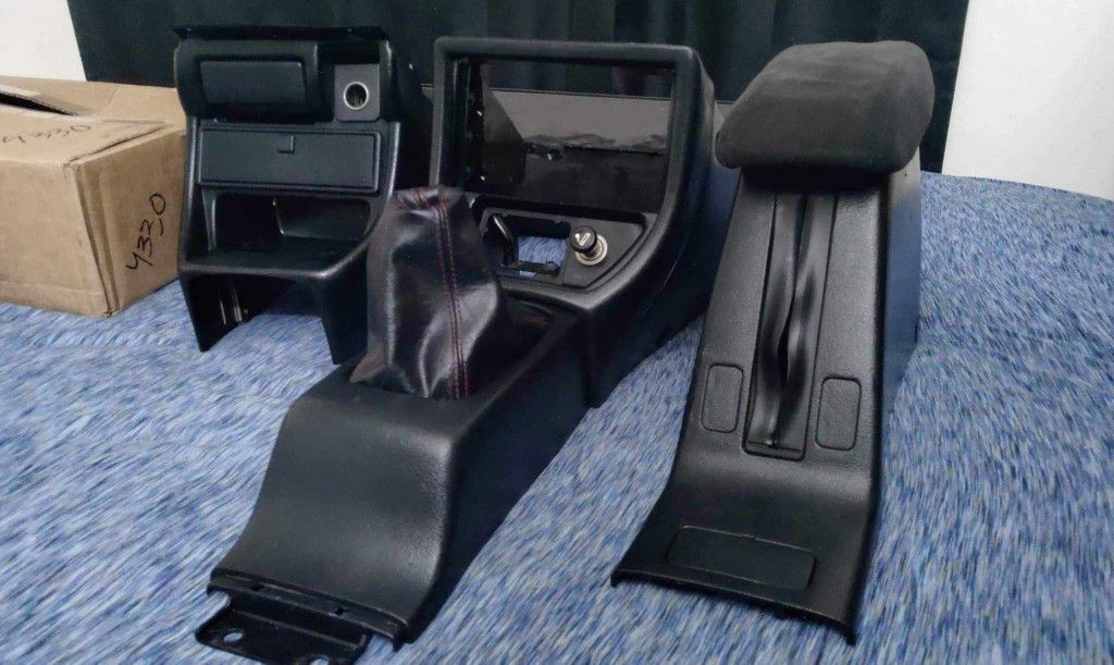 LHD Optional Center Audio Console For Eg