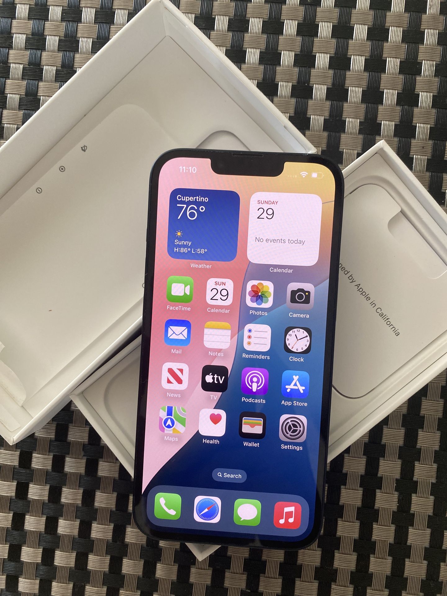 iPhone 13 (256GB - Unlocked)
