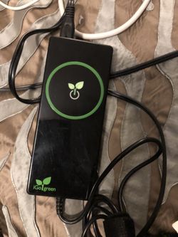 iGo Green AC Power Adapter 19.5V 1.5A Charger