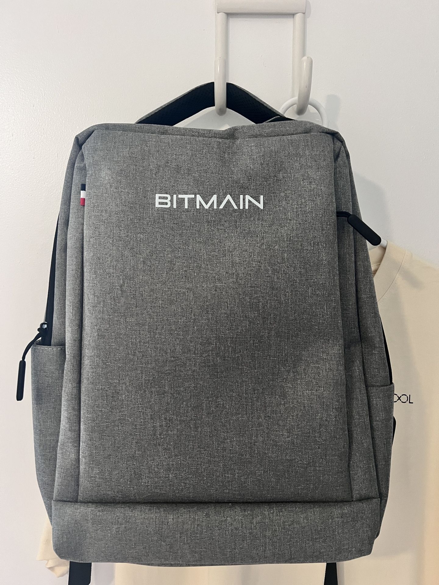 Bitmain Tech Backpack + Pen, Antpool T-Shirt Size L