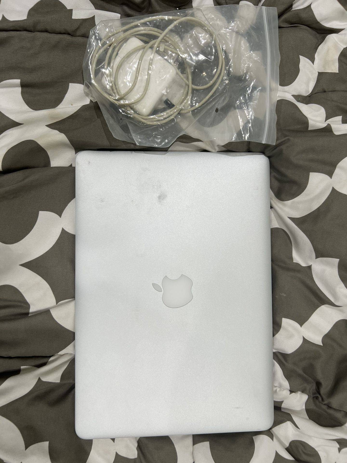 Apply Laptop