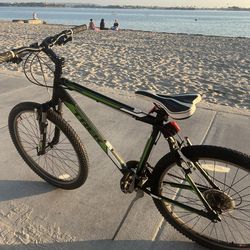 Trek Alpha 350 Mountain Bike – 19.5” Frame – Ready to Ride