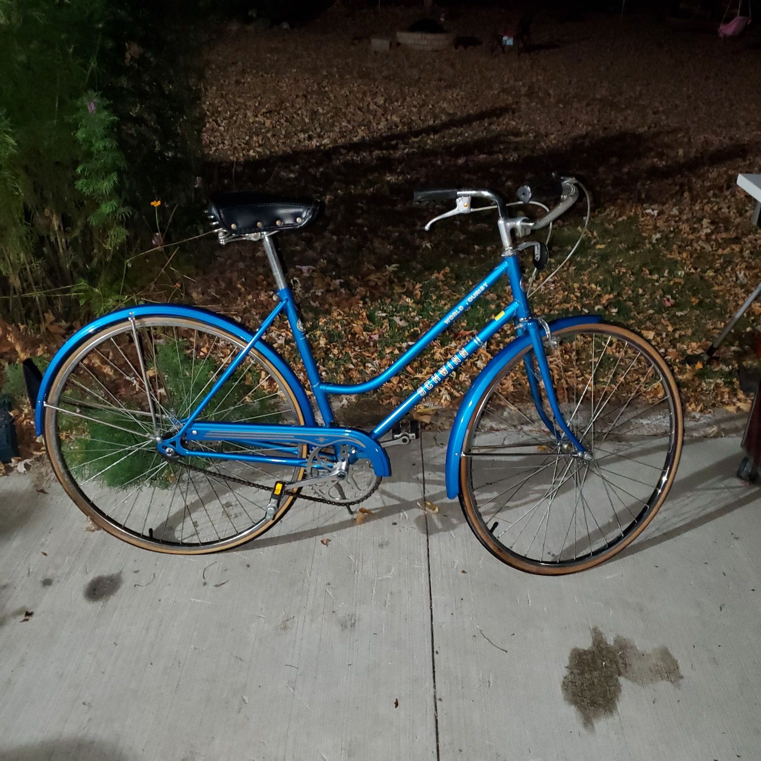 *VINTAGE SCHWINN WORLD TOURIST*