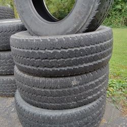 LT 265 70 17 All-terrain Tires