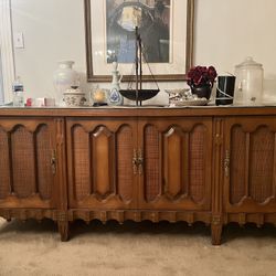Mid Century Console Stereo w/ Hidden Bar- French Provencial