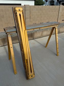 Heavy Duty Folding Sawhorses