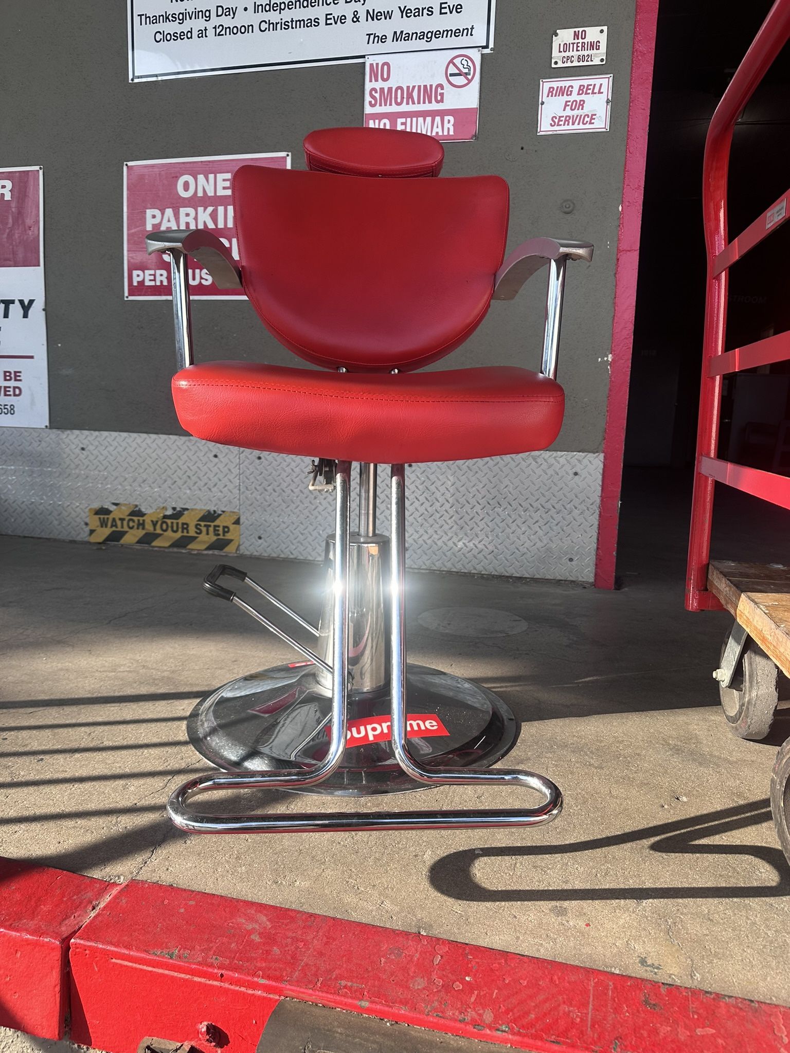 Barbershop Chair .. Up And Down Adjustable