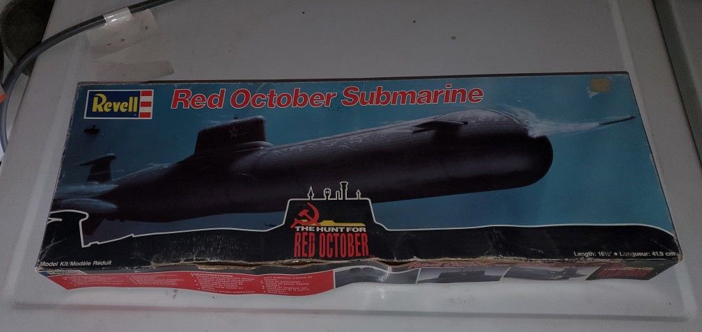 Revell The Hunt For Red October Submarine $5
