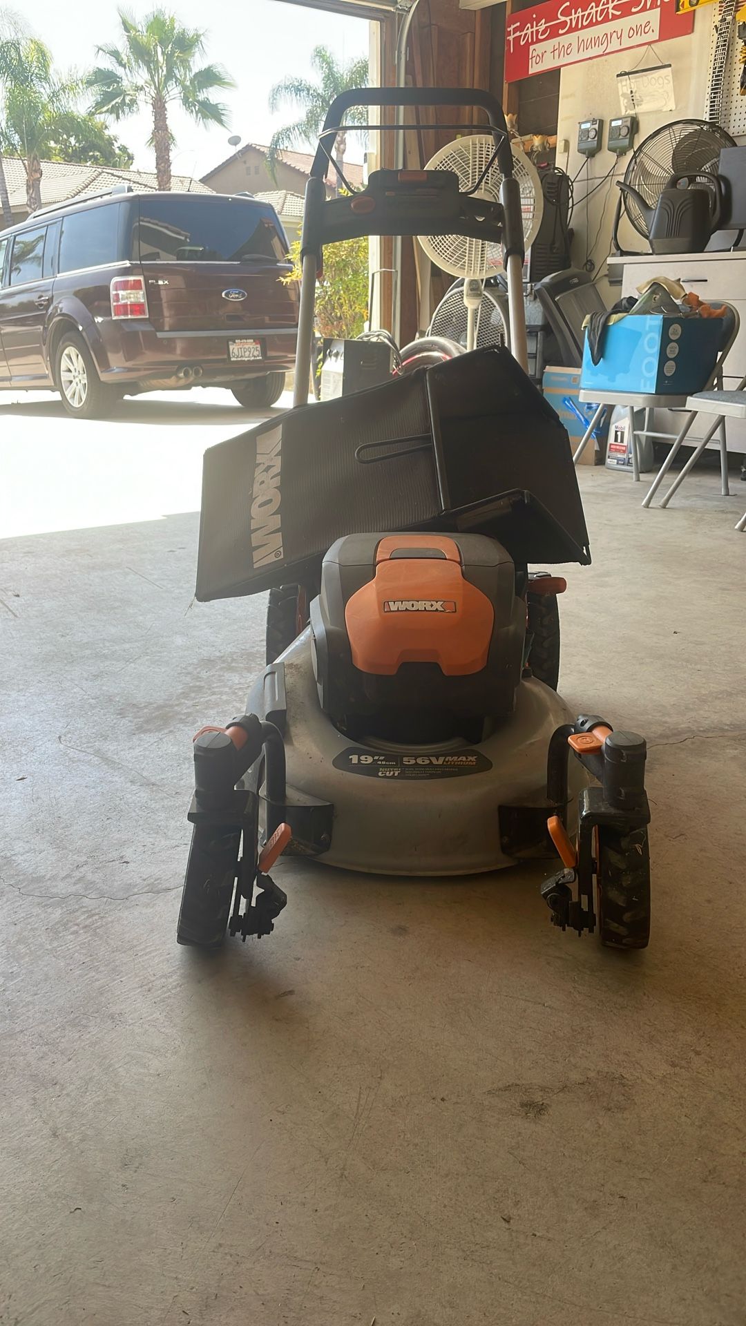 19” WORX 56 V Max Lithium Lownmore