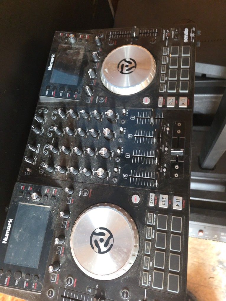 Numark NVII Digital DJ Controller