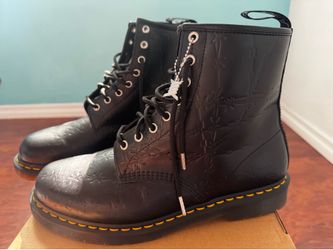 Dr. Martens 1460 Pascal Barbed Wire Embossed Leather Size 13 Men’s
