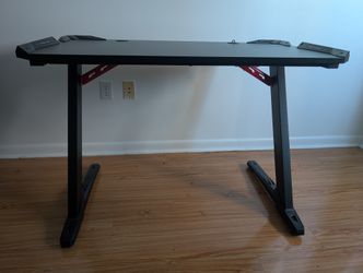 Black & Red Gaming Desk - Carbon Fiber Style Top, Z-Frame