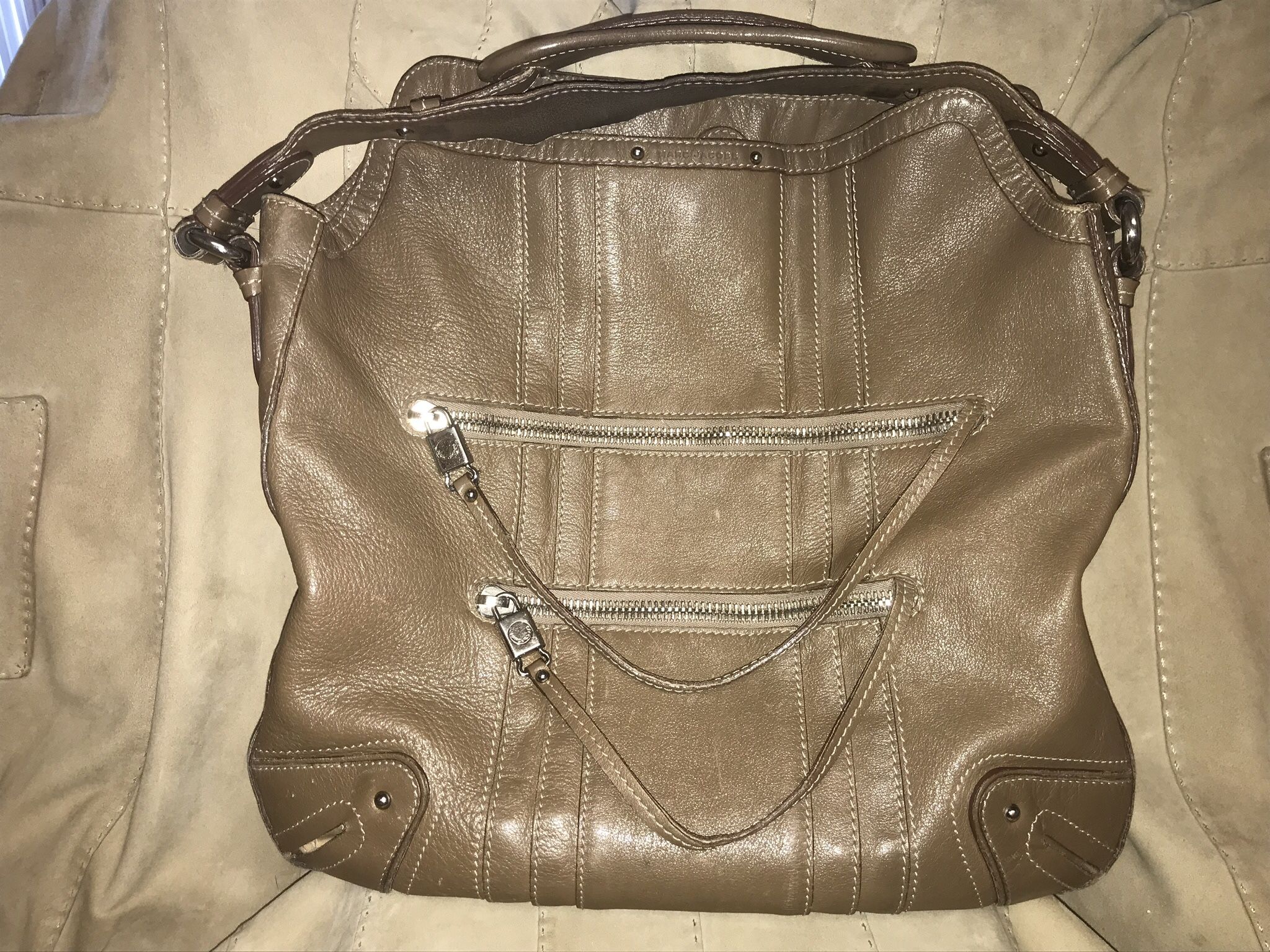 Chic Marc Jacobs Purse - Gorgeous Taupe Leather Expandable Hobo Bag