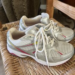 Shoes Size 8